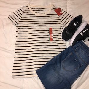 ⚡️FLASH SALE⚡️ Medium MOSSIMO shirt NWT